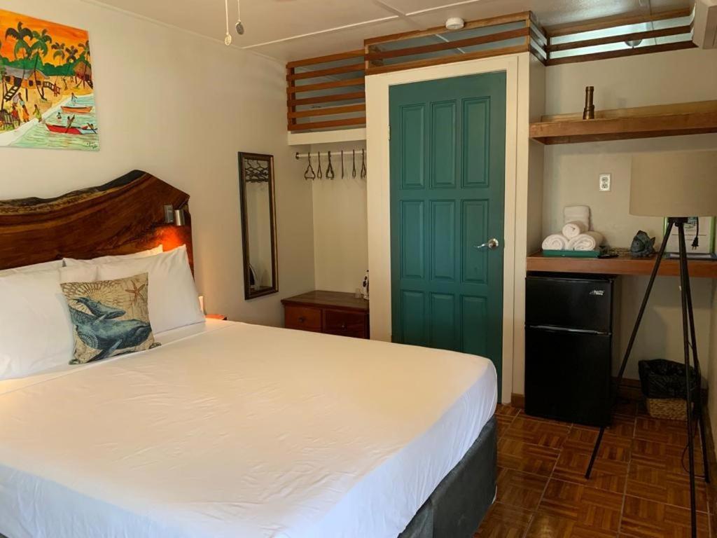 The Bounty Hotel Caye Caulker Eksteriør billede