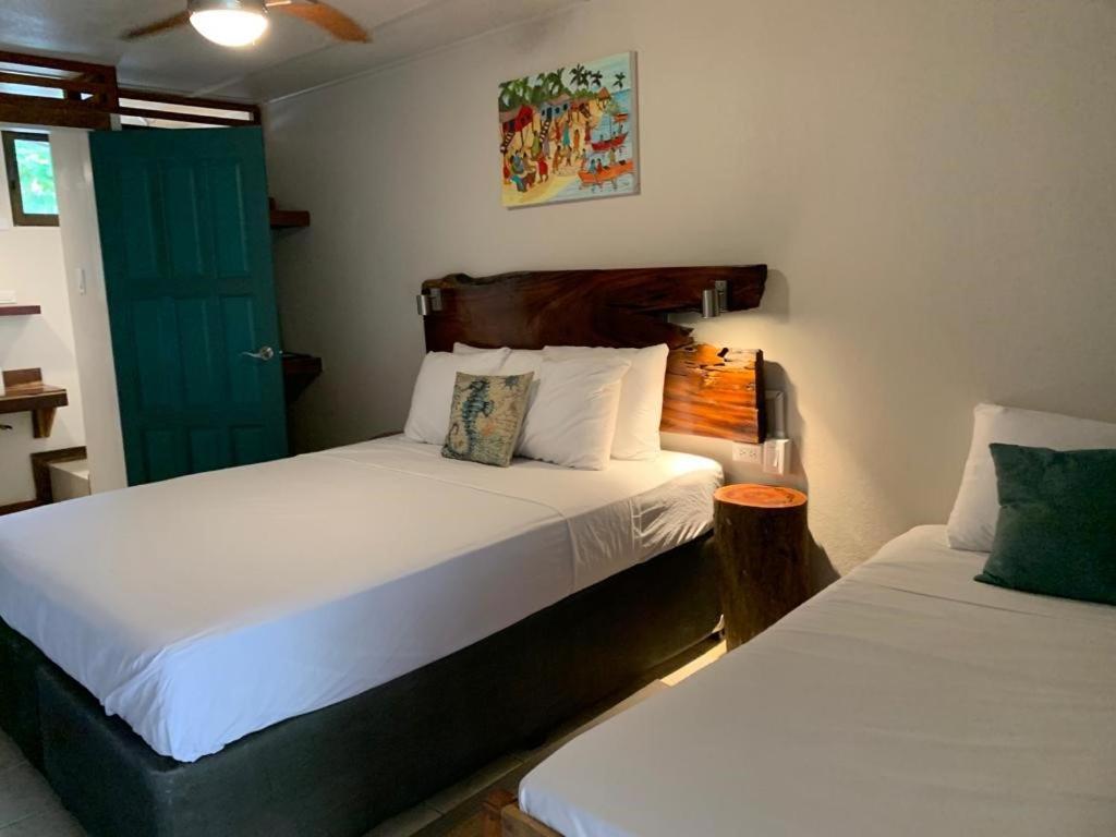 The Bounty Hotel Caye Caulker Eksteriør billede